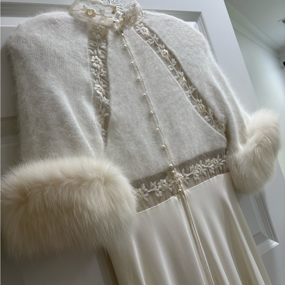 EXQUISITE Wedding Gown-RARE GENUINE FUR. Made in Italy